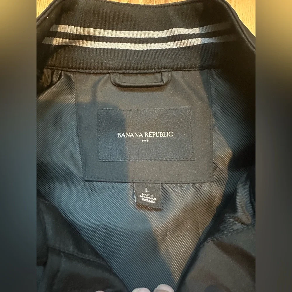 Banana Republic Men's Black Lightweight Jacket - Picture 3 of 5